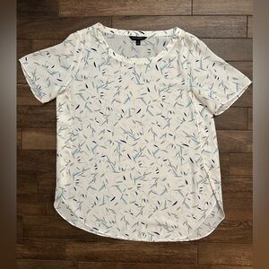 Banana Republic White Patterned Short Sleeve Blouse